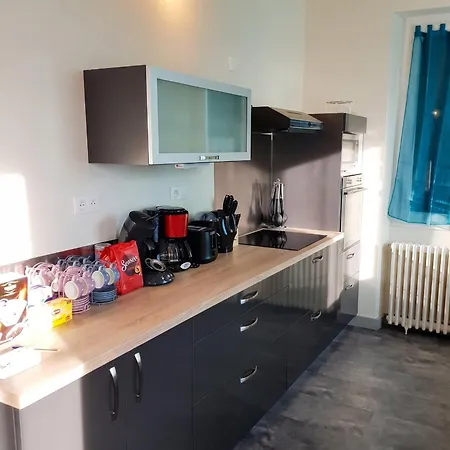 Semesterbostad Maison Spacieuse A Avec Grand Jardin Et Terrasse Montsalvy