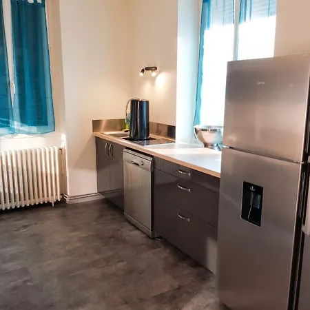 Maison Spacieuse A Avec Grand Jardin Et Terrasse