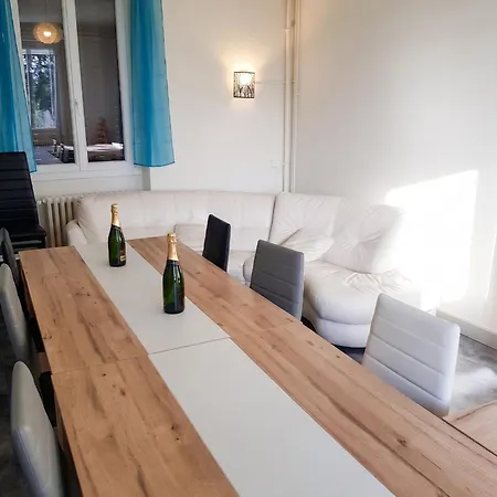 Maison Spacieuse A Avec Grand Jardin Et Terrasse * Montsalvy