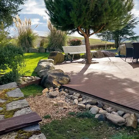 Maison Spacieuse A Avec Grand Jardin Et Terrasse
