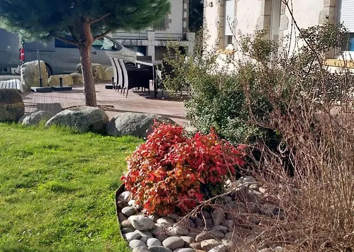 Casa de Férias Maison Spacieuse à Avec Grand Jardin Et Terrasse Montsalvy